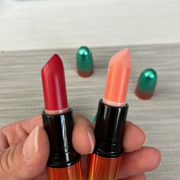 BNIB MAC Wash & Dry lipstick bundle: Steam Heat & Tumble Dry - Picture 3 of 5